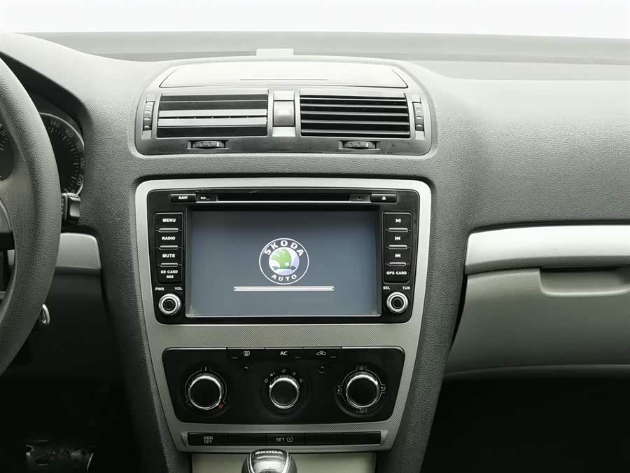 Skoda Octavia 2013 car image #13
