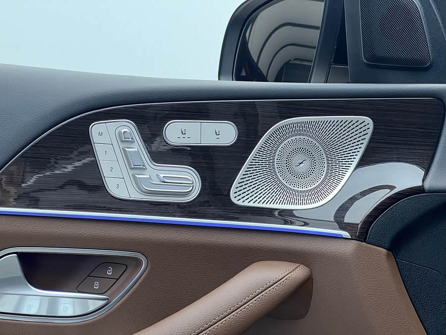 Mercedes-Benz GLE Class 2025 صورة سيارة #13