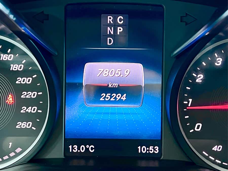 Mercedes-Benz V Class 2023 immagine di auto #13