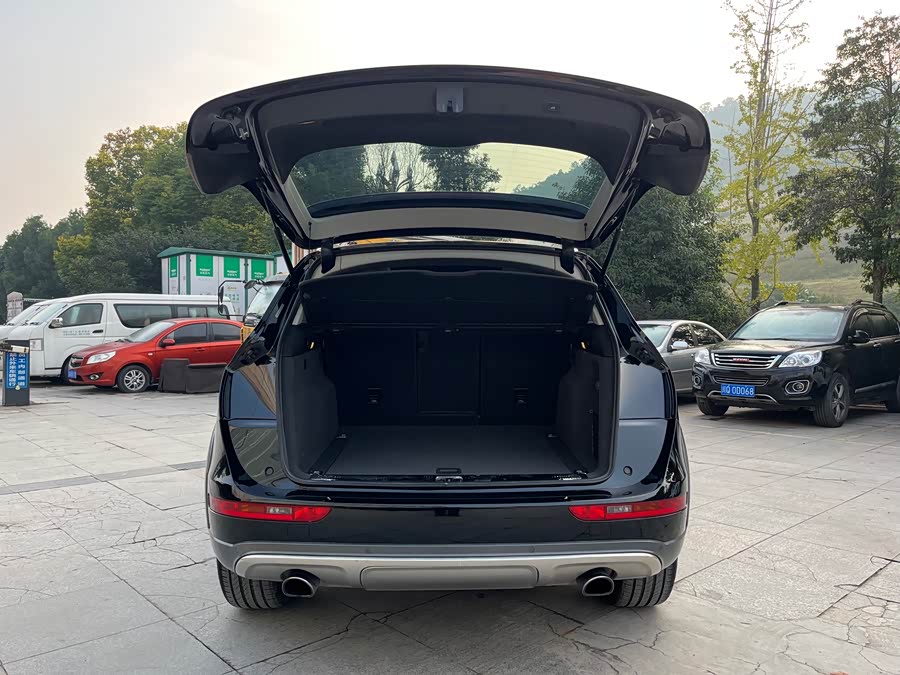 Audi Q5 2018 car image #13