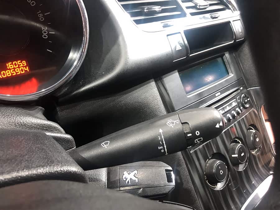 Peugeot 3008 2015 صورة سيارة #13