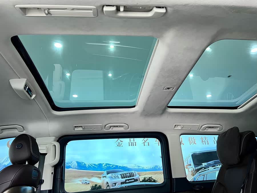 Mercedes-Benz V Class 2022 car image #13