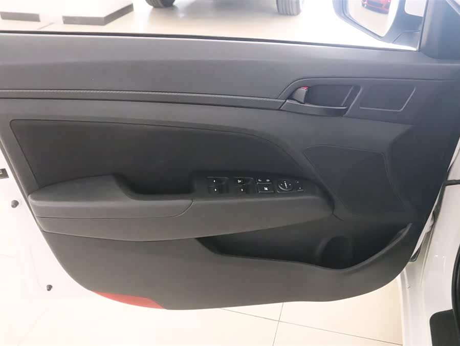 Hyundai Elantra AD 2017 car image #13