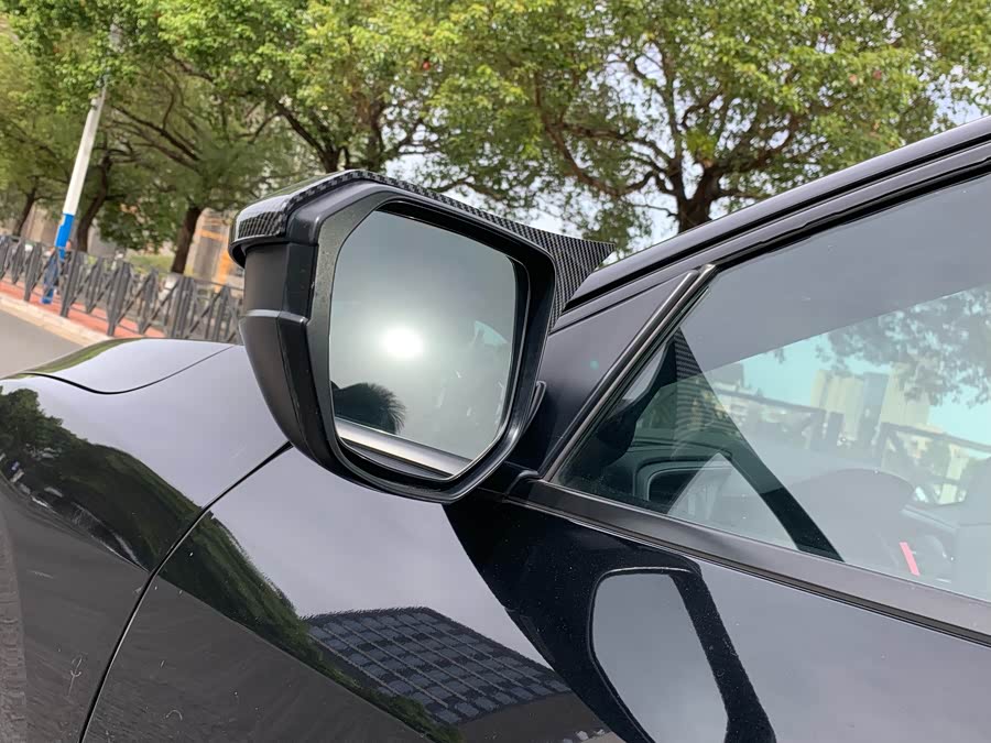 Honda Civic 2020 car image #13