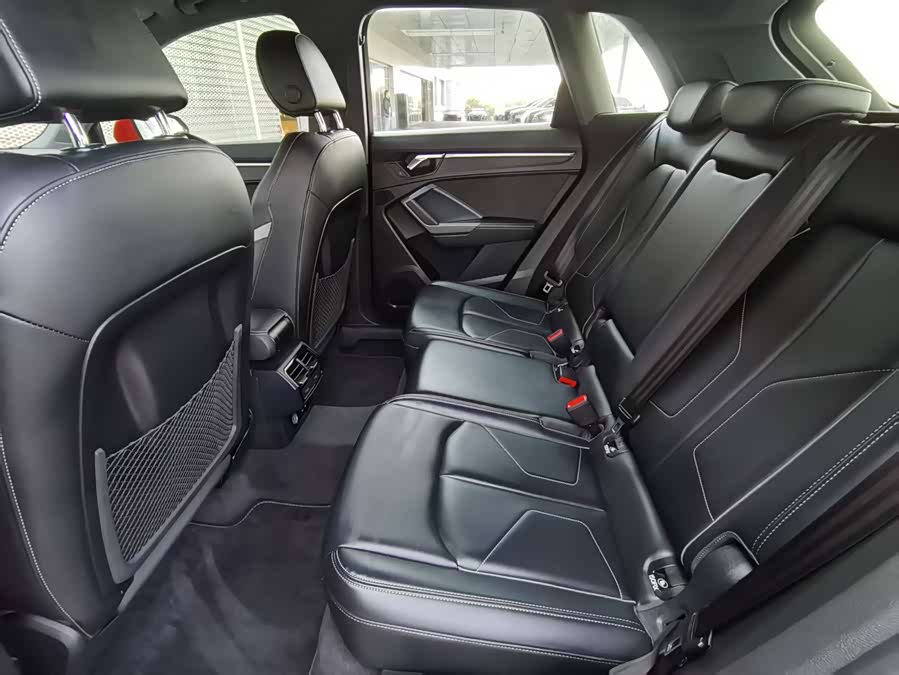Audi Q3 2015 immagine di auto #13