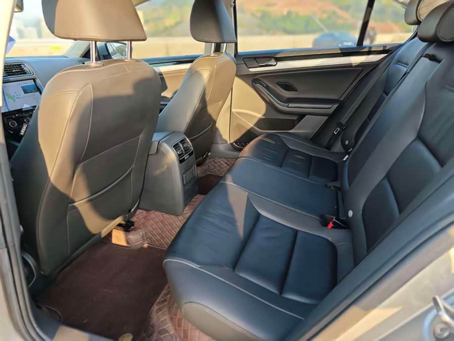 Volkswagen Sagitar 2019 imagem de carro #13