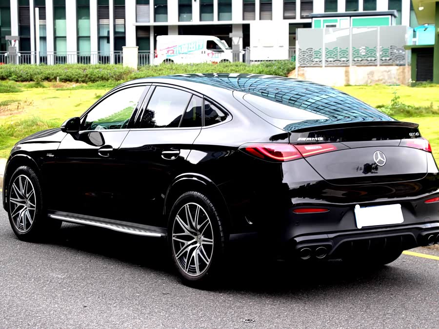 Mercedes-Benz GLC Coupe AMG 2024 صورة سيارة #13