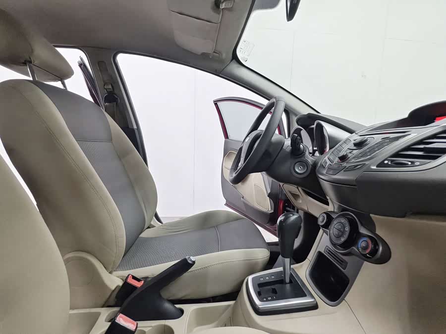 Ford Fiesta 2012 car image #13