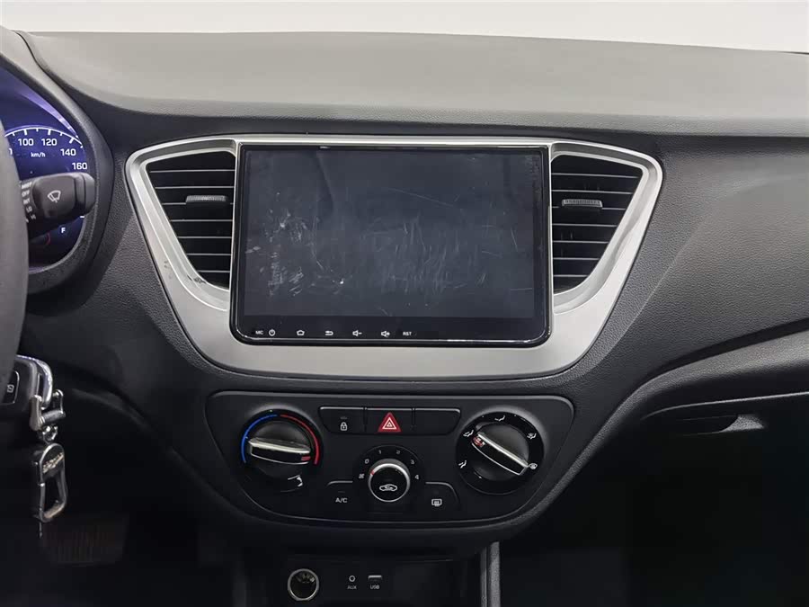 Hyundai Verna 2017 car image #13