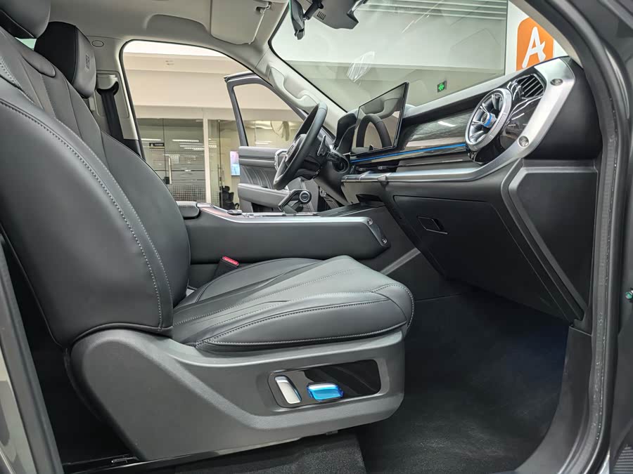 Tank 400 2025 imagem de carro #13