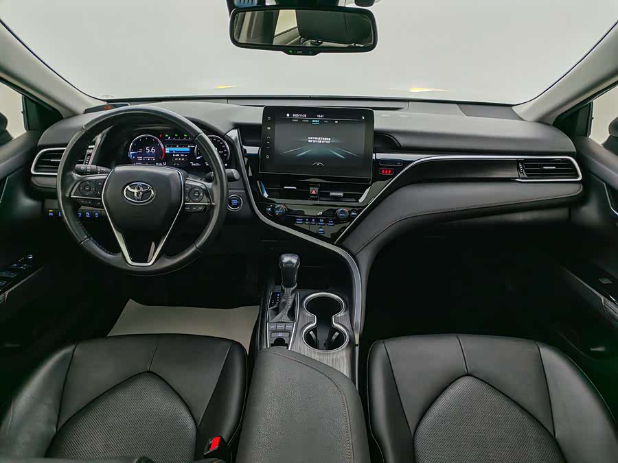 Toyota Camry 2022 car image #13