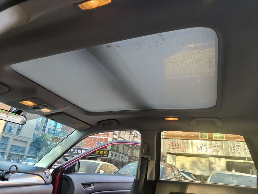 Suzuki Vitara 2015 car image #13