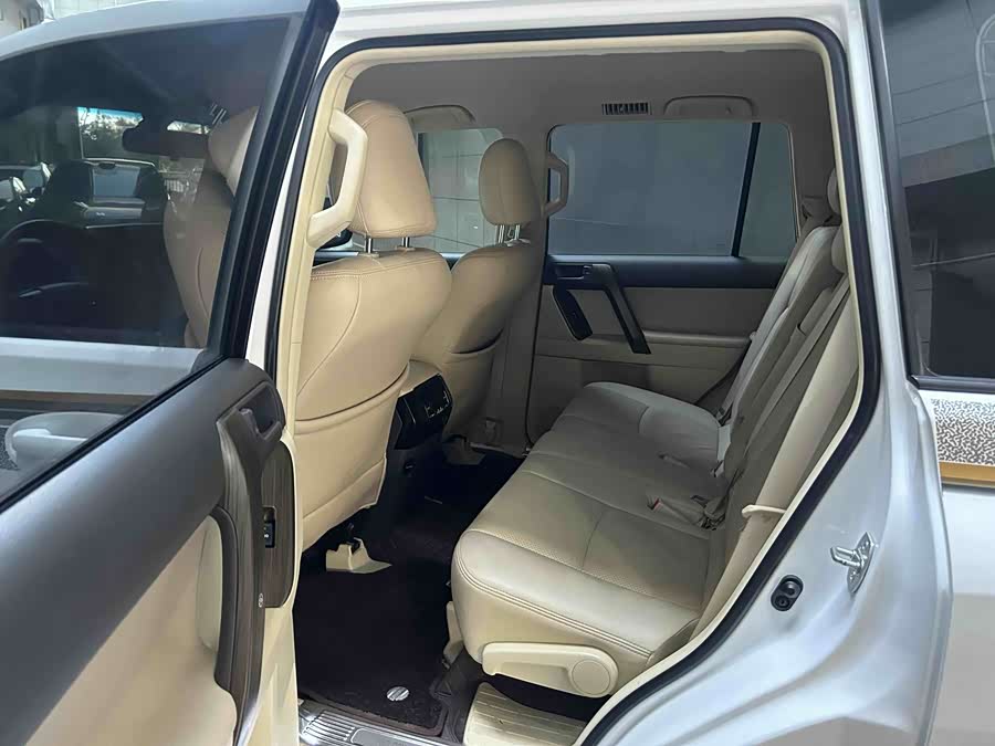 Toyota Prado (Imported) 2014 car image #13