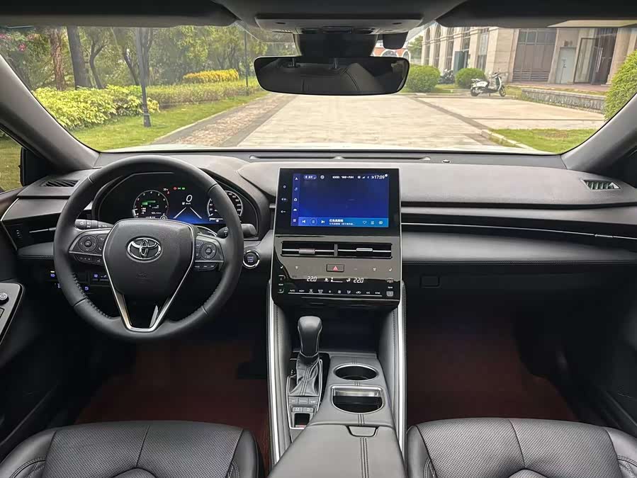 Toyota Avalon 2024 car image #13