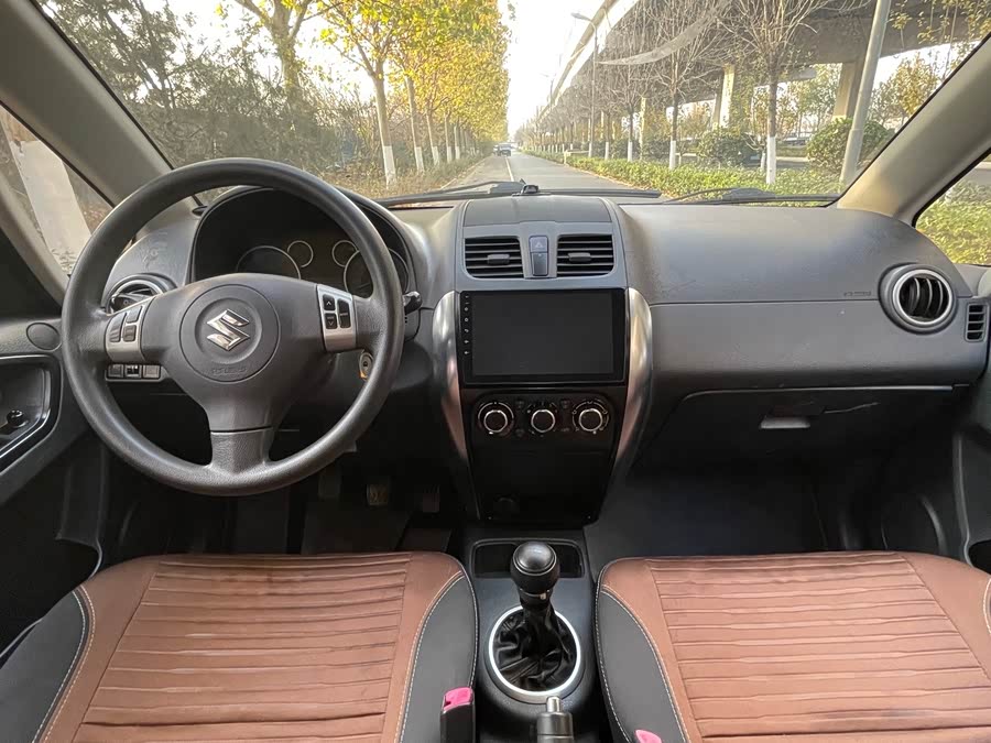 铃木 天语 SX4 2015 汽车图片 #13