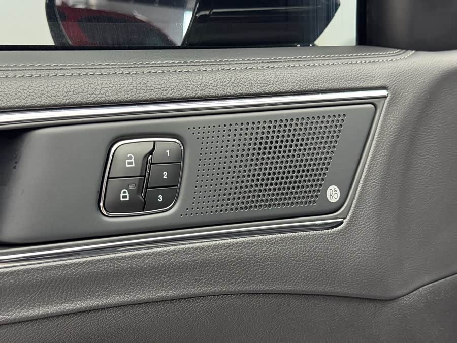 Ford Taurus 2021 car image #13