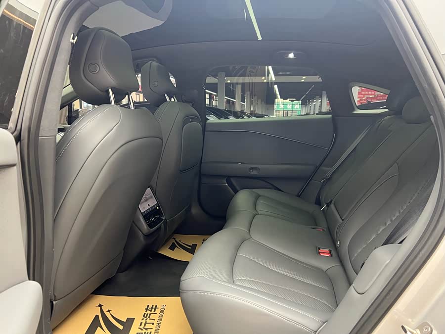 Xpeng P7+ 2025 car image #13