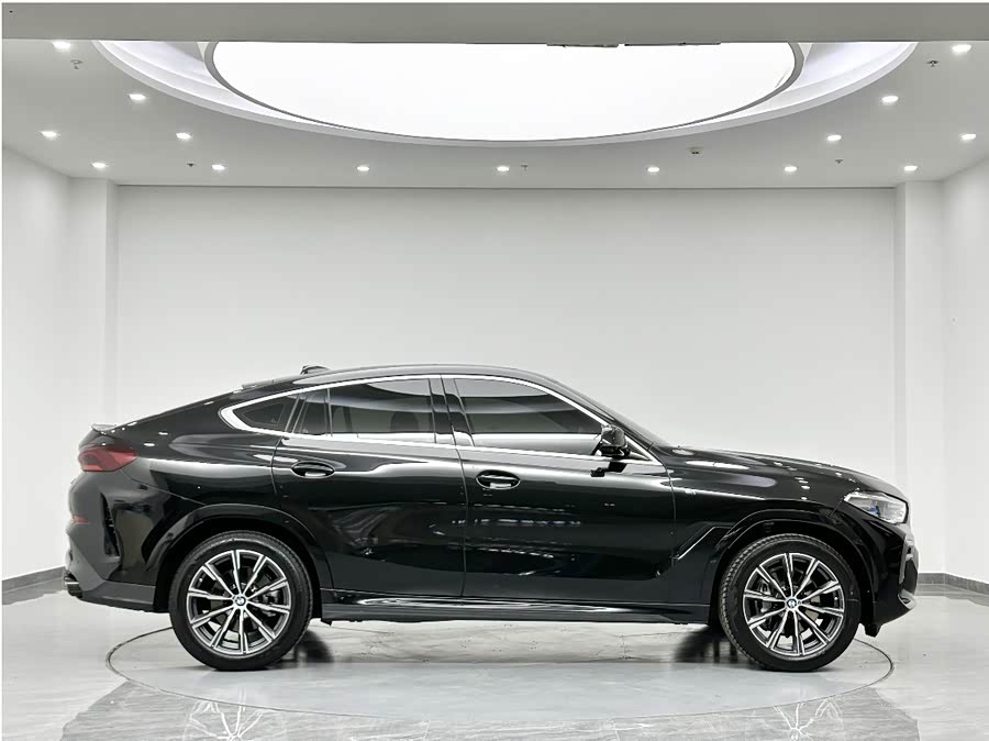 BMW X6 2022 immagine di auto #13