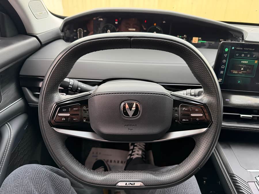 Changan UNI-K iDD 2023 car image #13