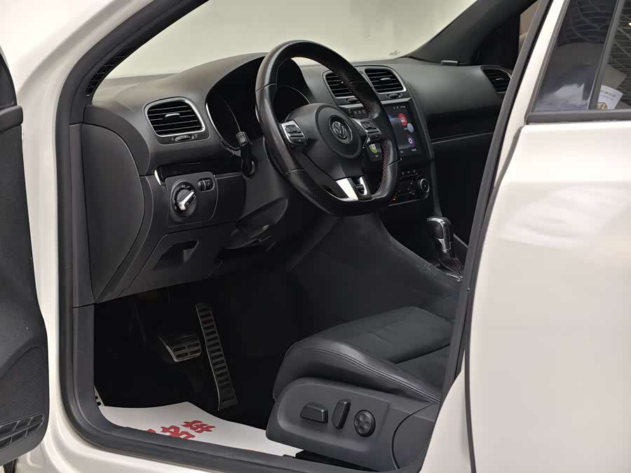 Volkswagen GolfGTI 2011 #13 Volkswagen GolfGTI 2011 car image #13