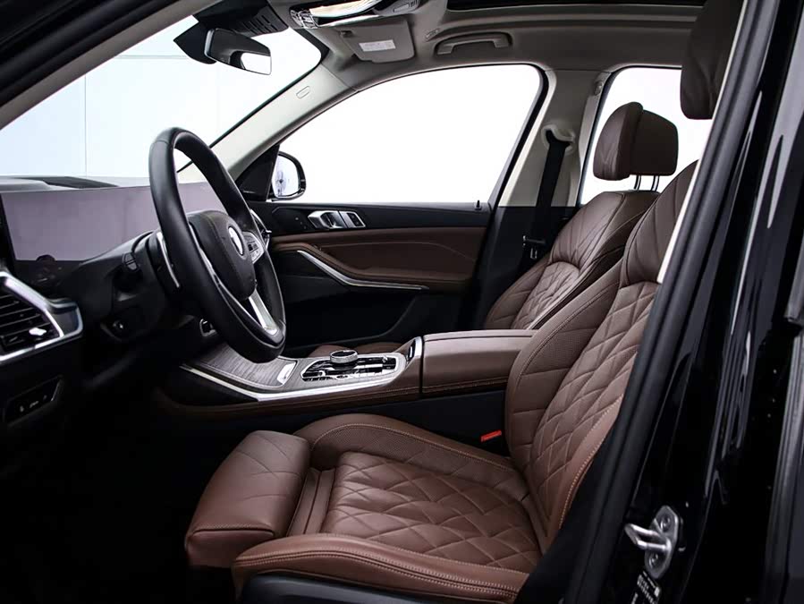 BMW X7 2023 immagine di auto #13