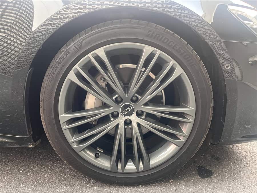 Audi A7 2023 car image #13