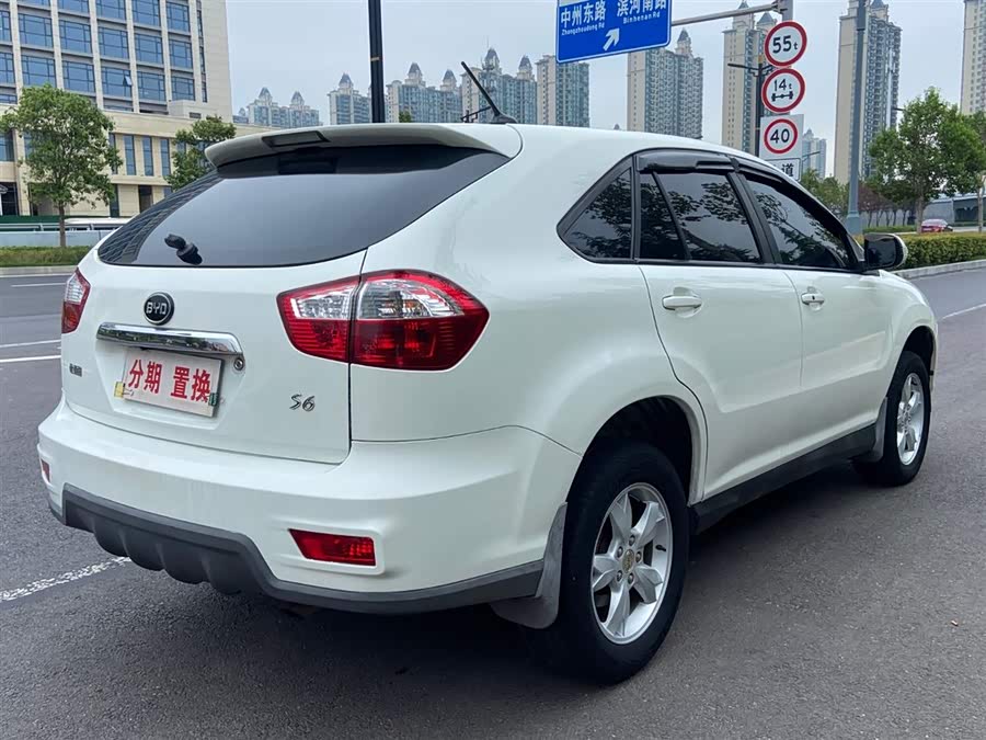 BYD S6 2014 #13 BYD S6 2014 car image #13