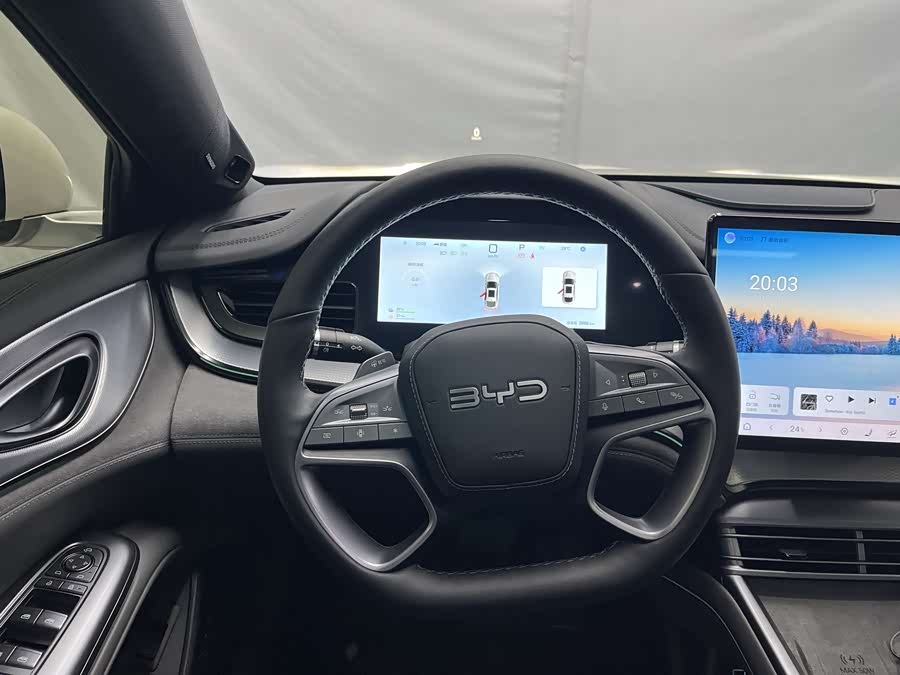 BYD Seal 07 DM-i 2025 car image #13