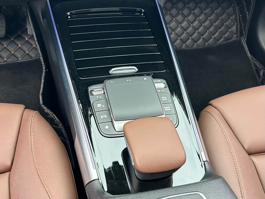 Mercedes-Benz GLB Class 2021 #13 Mercedes-Benz GLB Class 2021 car image #13