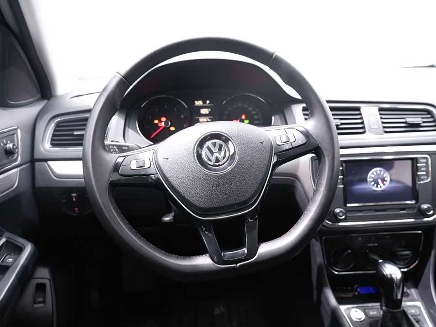 Volkswagen Lavida 2017 car image #13
