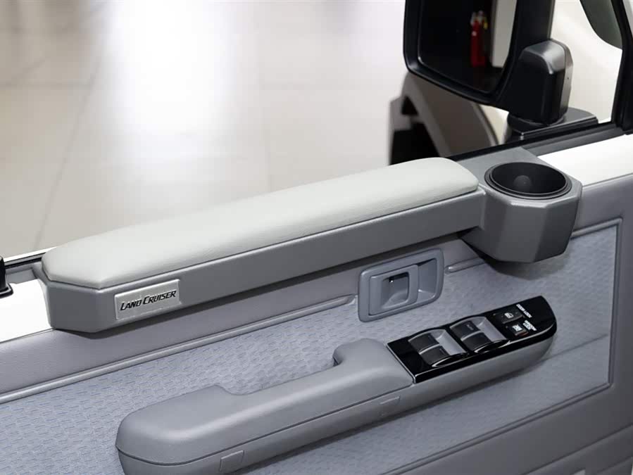 Toyota 2025 car image #13
