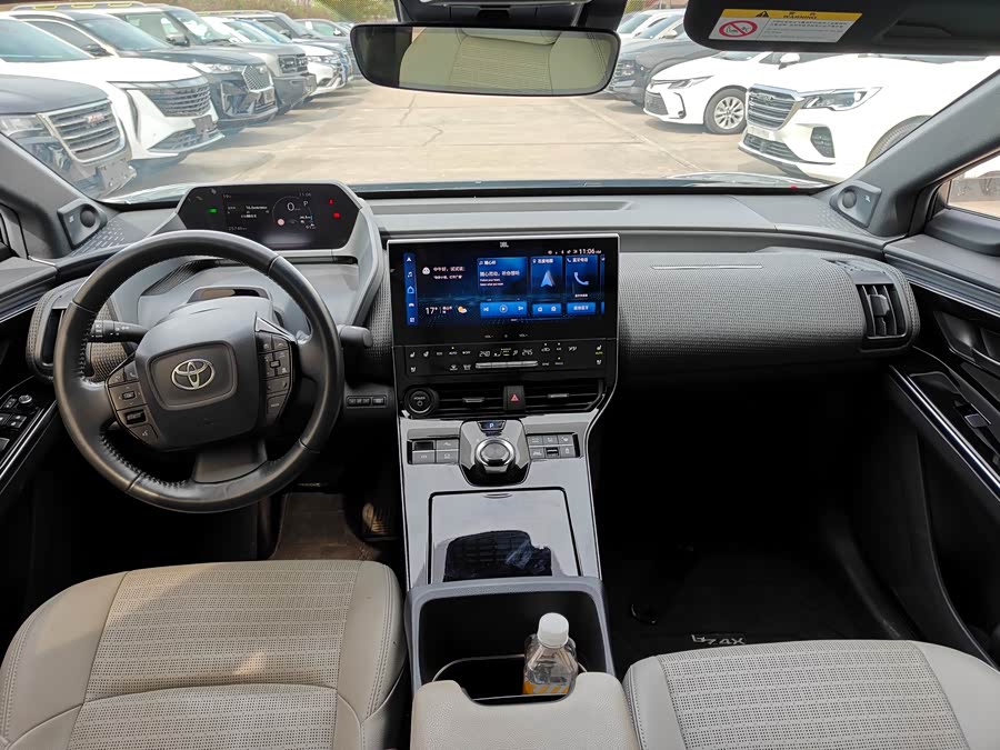 Toyota bZ4X 2022 immagine di auto #13