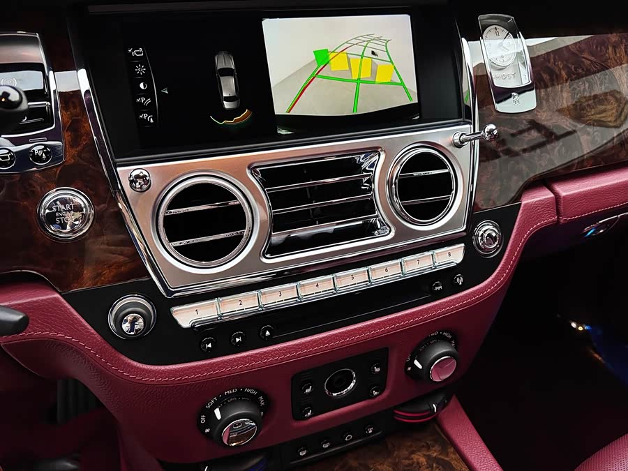 Rolls-Royce Ghost 2010 car image #13