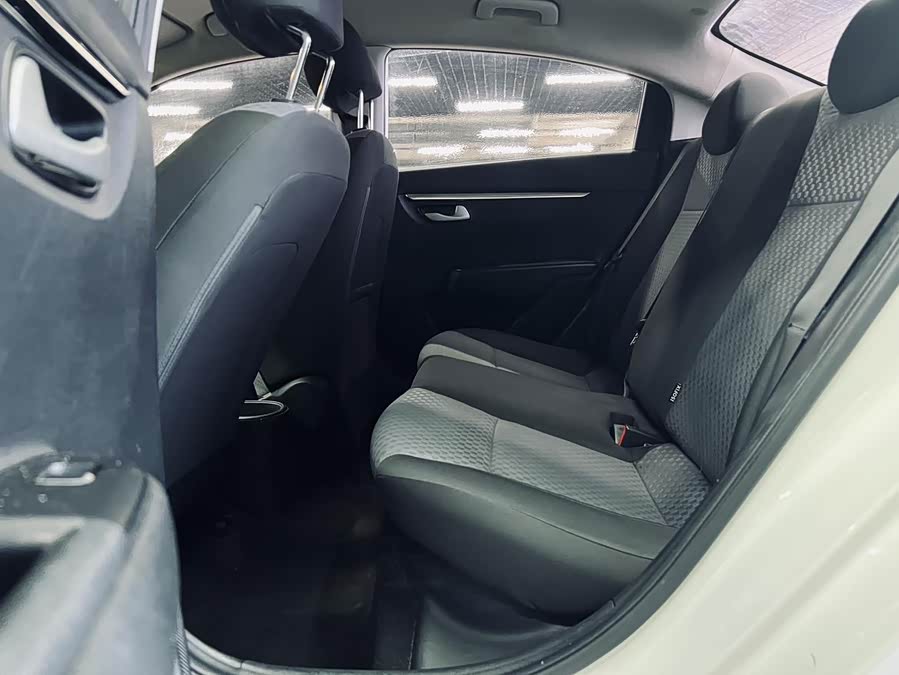 起亚 起亚K2 2017 汽车图片 #13