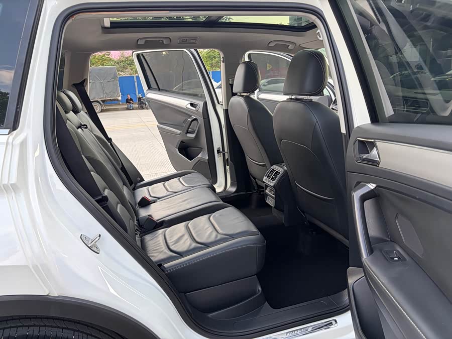 Volkswagen Tiguan L 2019 #13 Volkswagen Tiguan L 2019 car image #13