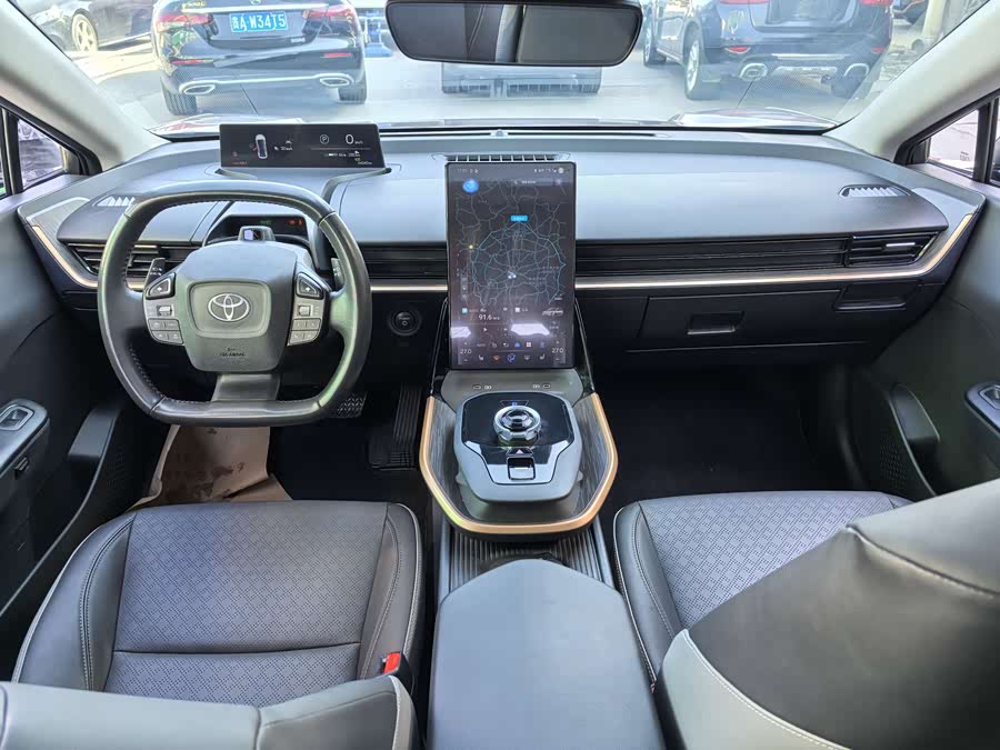 Toyota bZ3 2023 immagine di auto #13