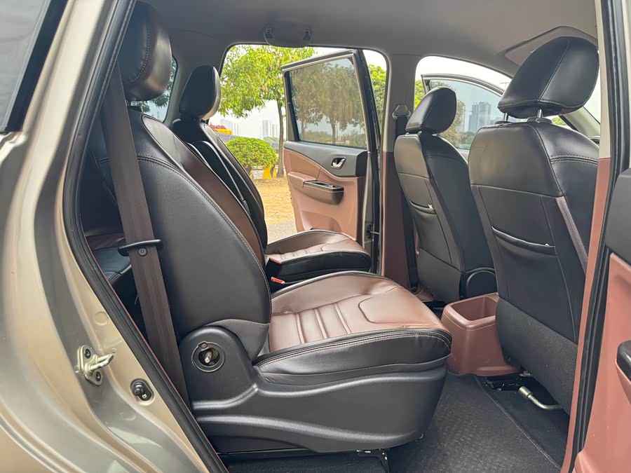 Forthing SX6 2017 car image #13