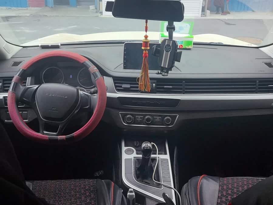 Forthing T5 2022 صورة سيارة #13