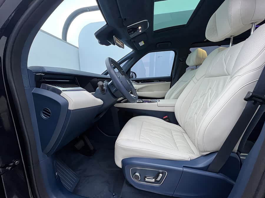 Zeekr 009 2024 imagen de coche #13