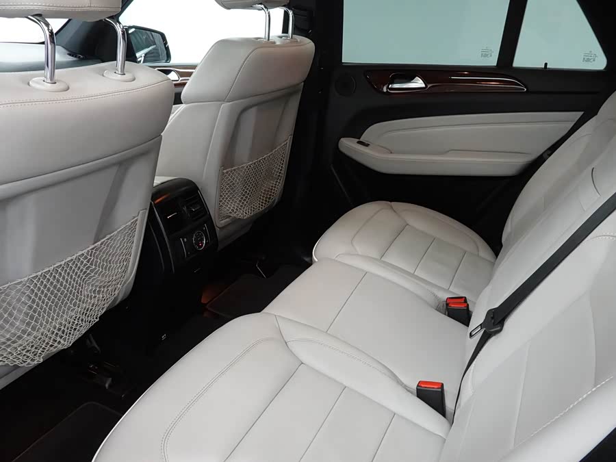 Mercedes-Benz M Class 2012 car image #13