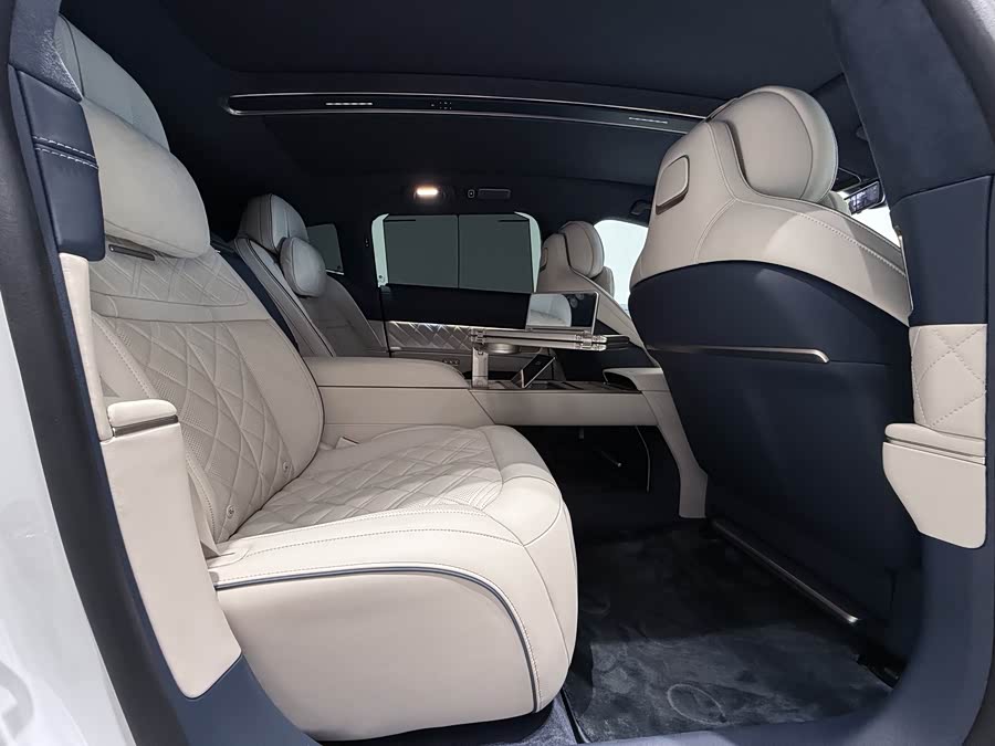 NIO ET9 2025 car image #13