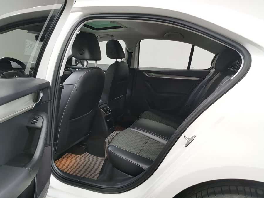 Skoda Octavia 2017 #13 Skoda Octavia 2017 car image #13