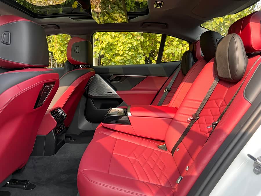 BMW i5 2025 immagine di auto #13