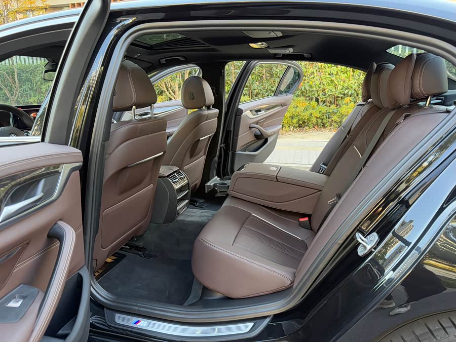 BMW 5 Series 2022 car image #13