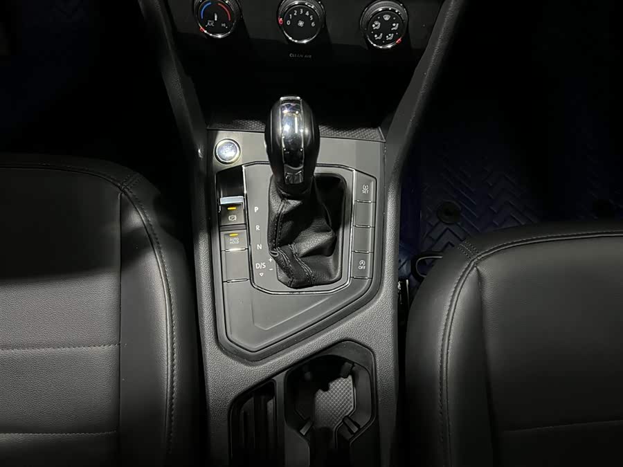Volkswagen Tharu 2021 car image #13
