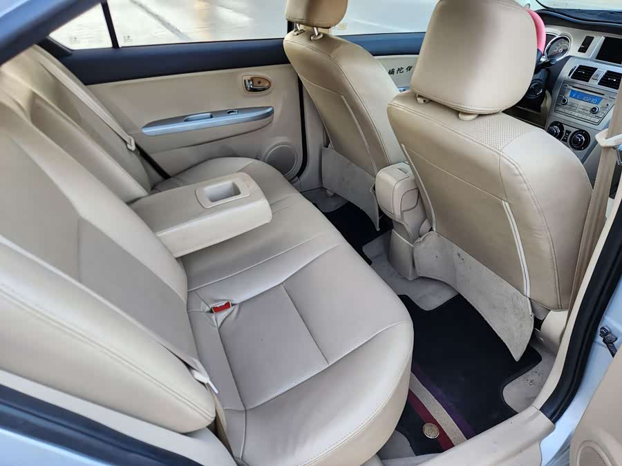 Great Wall C30 2011 car image #13