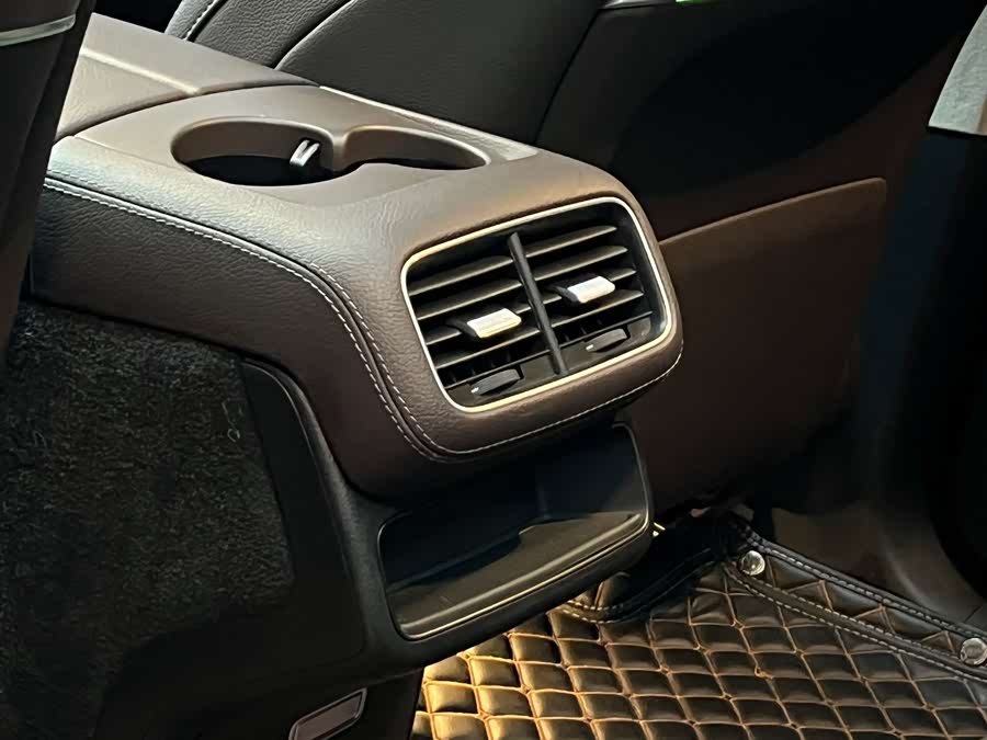 Mercedes-Benz GLE Class New Energy 2021 car image #13