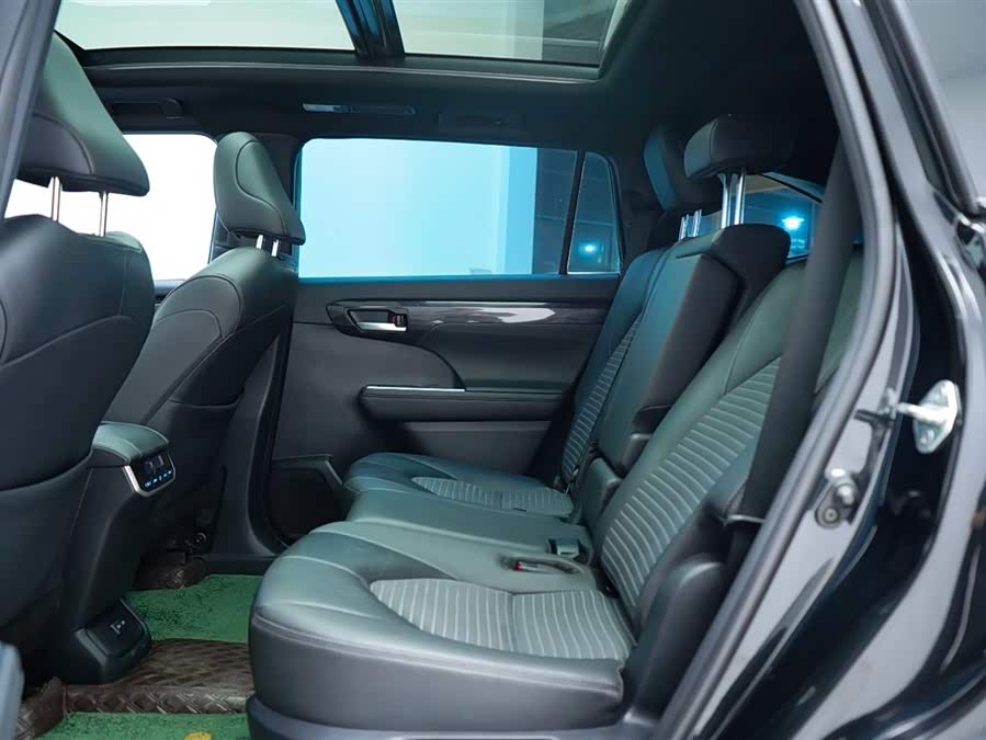 Toyota Crown Kluger 2023 #13 Toyota Crown Kluger 2023 car image #13