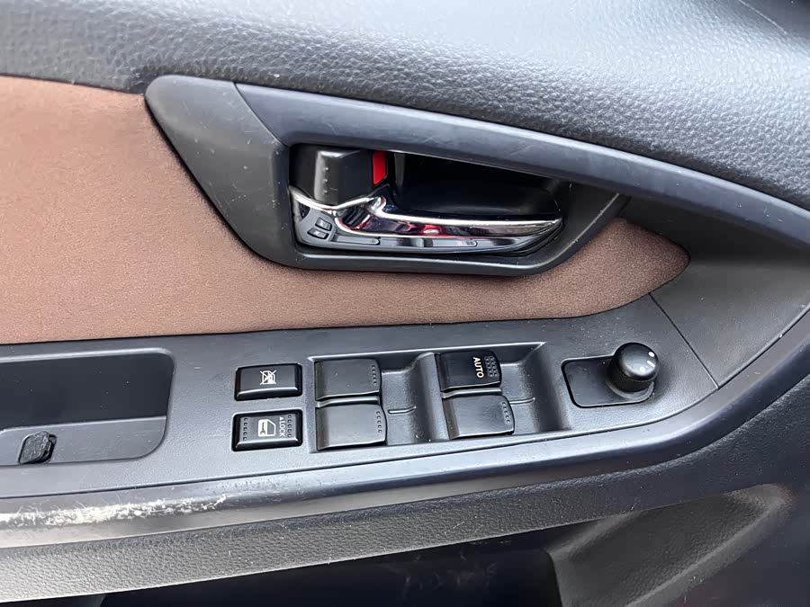 Suzuki SX4 2014 car image #13