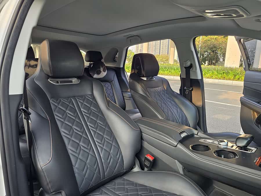 Changan UNI-K iDD 2022 car image #13